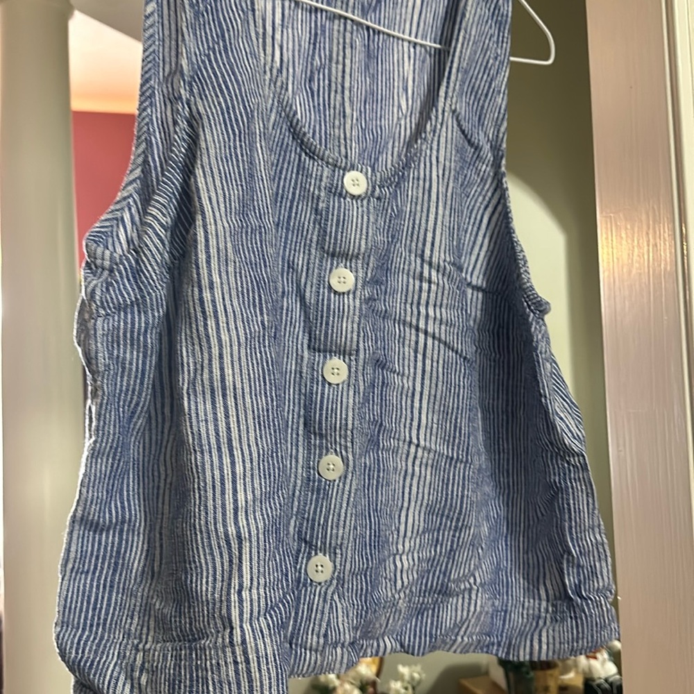 Sleeveless Ladies top